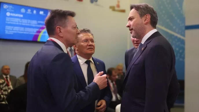 Bakan Bayraktar Moskovada Enerji Isbirligi Gorusmeleri Gerceklestirdi