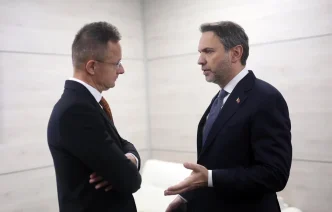 Bakan Bayraktar Moskovada Macaristan Disisleri Bakani ile Gorustu