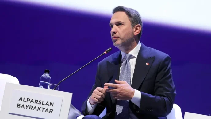 Bakan Bayraktar St Petersburg Gaz Forumunda Turkiyenin Enerji Vizyonunu Agirliyor