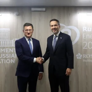 Bakan Bayraktar ve Novak Enerji Isbirligi Firsatlarini Gorustu
