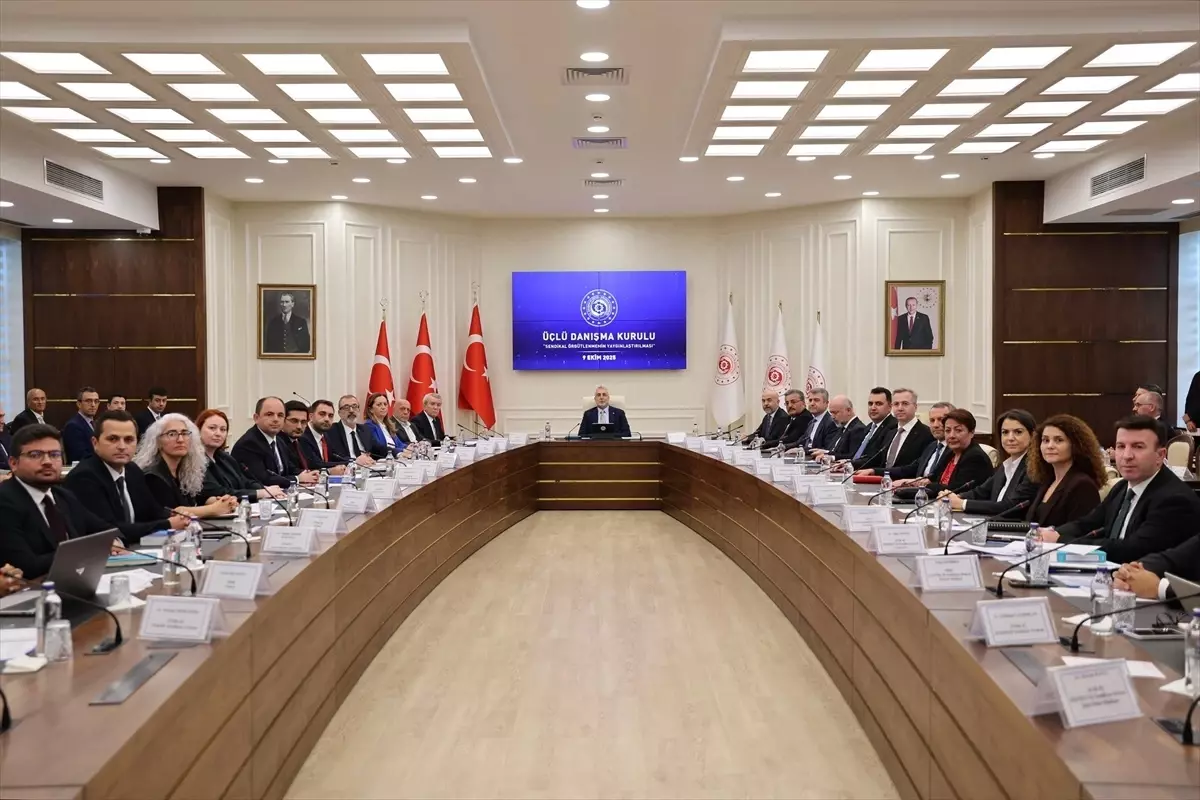 Bakan Isikhan Sendikal Haklar ve Dijital Donusum Uzerine Onemli Aciklamalar