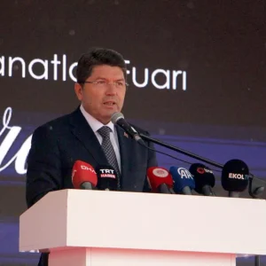 Bakan Tunc Alikoydugunuz insan haklari savunucularini serbest birakmaniz gerekir