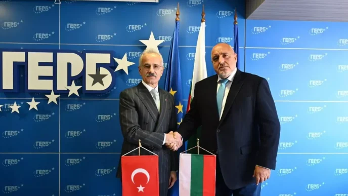 Bakan Uraloglu Bulgaristanda Borisov ile Ulasim Isbirligini Gorustu