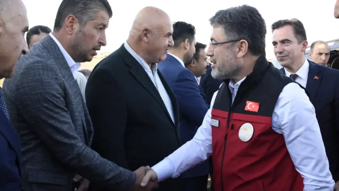 Bakan Yumakli Tuketicilerimizin uygun fiyata urun almasini engelleyecek butun hareketlere