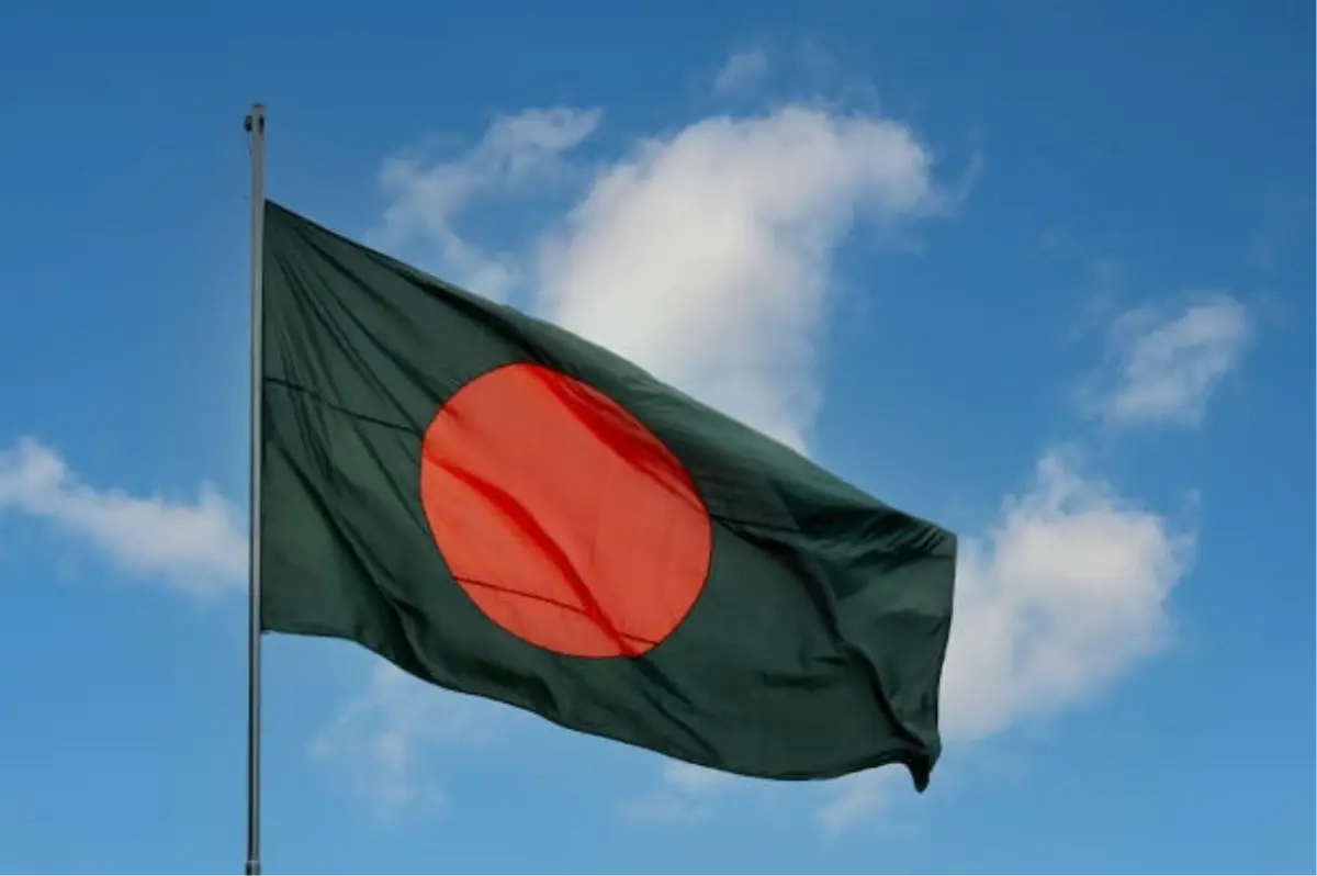 Bangladeste Tekstil Fabrikasinda Yangin 16 Olu