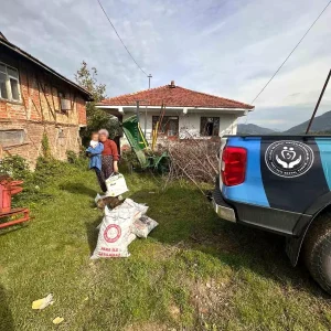 Bartinda Ekonomik Sorunlar Yuzunden Irmaga Atlayan Adama Yardim Eli
