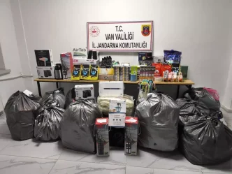 Baskalede 1 Milyon 200 Bin Liralik Kacak Esya Ele Gecirildi