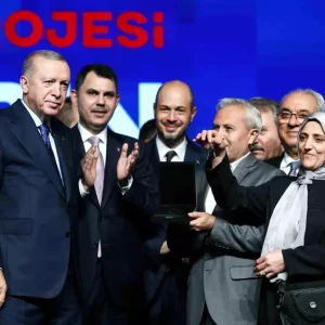 Baskan Albayrak Ev Sahibi Turkiye Yuzyilin Konut Projesi programina katildi