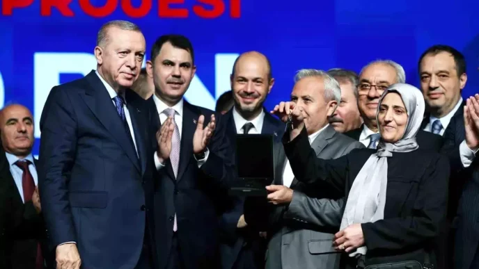 Baskan Albayrak Ev Sahibi Turkiye Yuzyilin Konut Projesi programina katildi