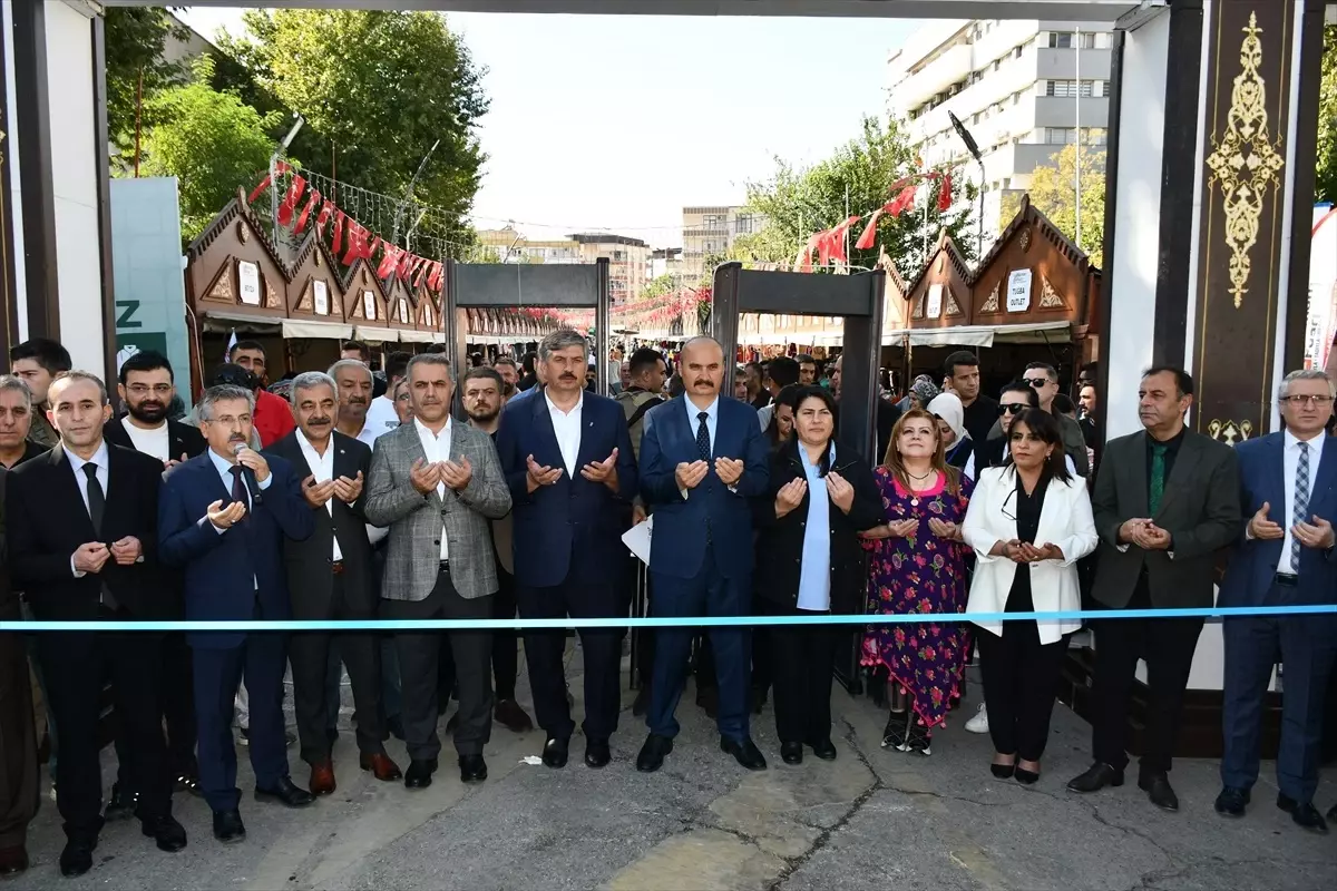 Batmanda Tekstil Zuccaciye ve Ayakkabi Fuari Acildi
