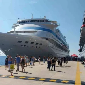 Bodruma Iki Yolcu Gemisi Ile Toplam 3308 Turist Geldi