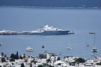 Bodrumda Dunyanin En Buyuk Yatlarindan Radianta Yakit Ikmal Edildi