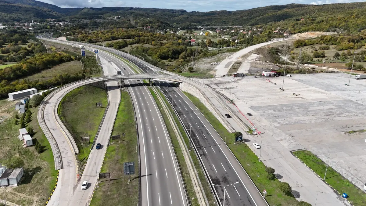 Bolu Dagi Tunelinde Kaplama Calismalari Nedeniyle Trafik Kapatilacak
