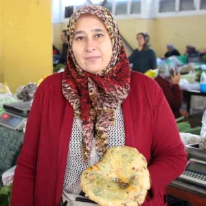 Boluda Kanlica Mantarina Buyuk Ilgi Kilosu 400 Lira