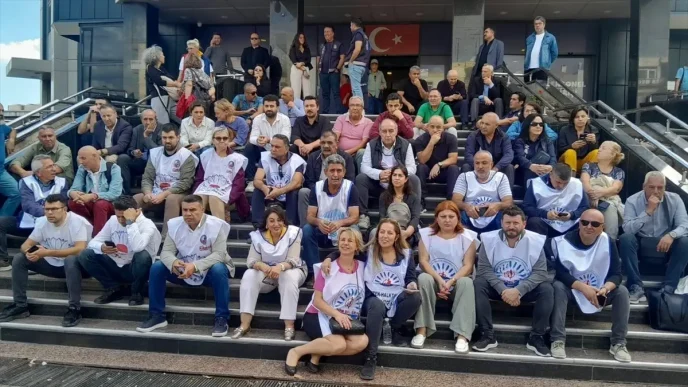 Buca Belediyesinde Memurlar 5 Aydir Maaslarini Alamiyor