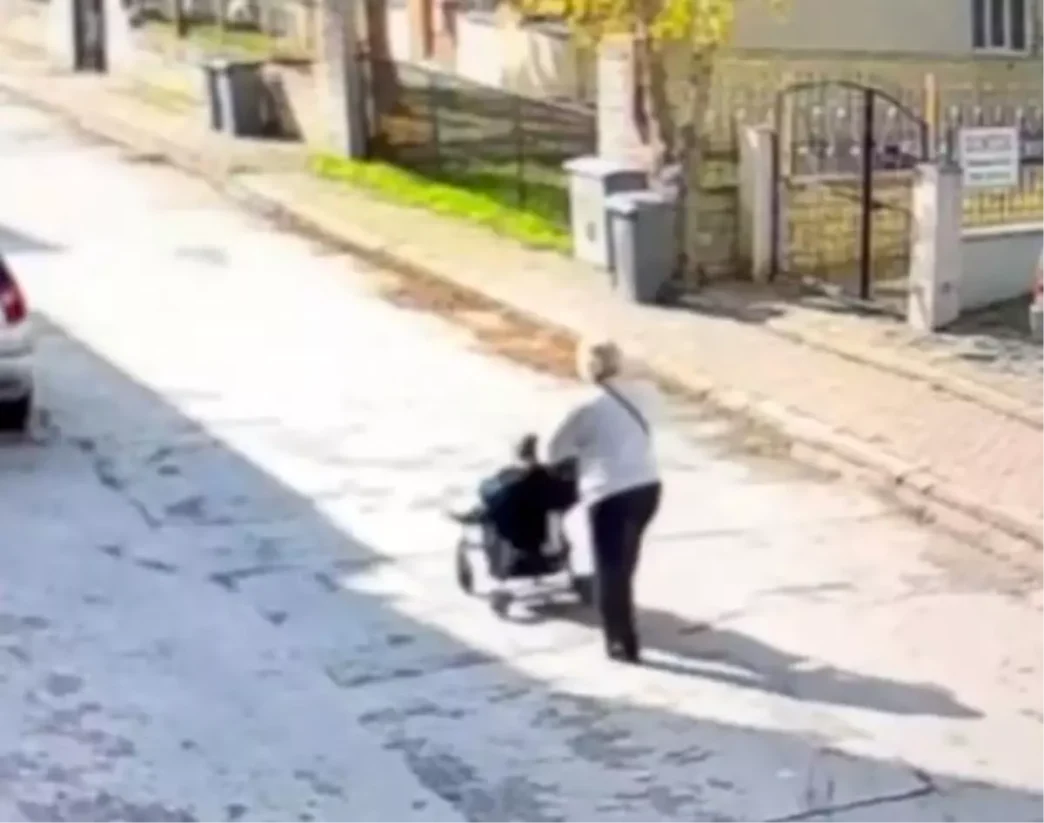 Bursa'da İş Adamının Para Dolu Çantasını Kayıp Kadın Aldı 2 Bursada Is Adaminin Para Dolu Cantasini Kayip Kadin Aldi