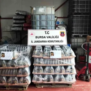 Bursada Kacak Motor Yagi Uretimi Baskinla Ele Gecirildi
