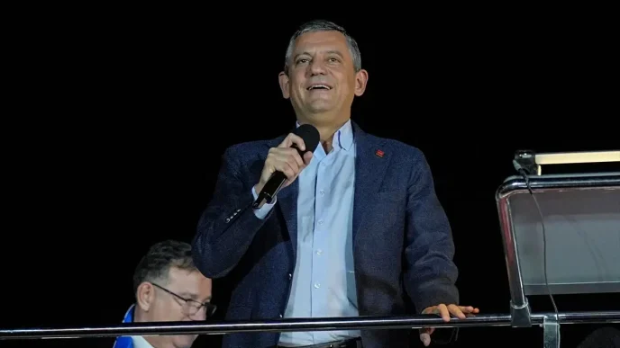 CHP Genel Baskani Ozgur Ozel Istanbulda Miting Duzenledi