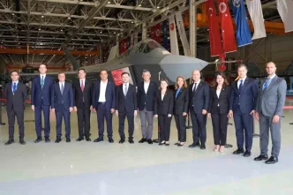 CHP Lideri Ozgur Ozel Milli Muharip Ucak KAANi Ziyaret Etti