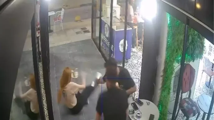 Cam kapi degil Bubi tuzagi Projesini cizen kisi bile daha