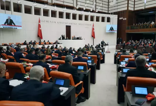 Cumhurbaşkanı Erdoğan 1 saatlik konuşmasında Sırrı Süreyya Önder'i özel olarak andı