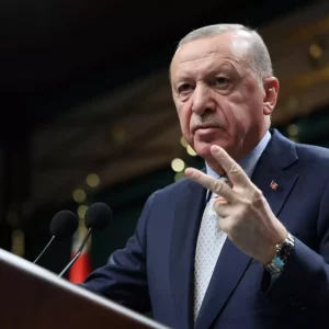 Cumhurbaskani Erdogan Batiyi takip eden degil Batinin giptayla izledigi bir