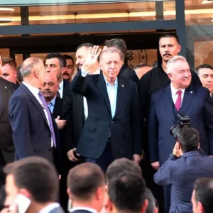 Cumhurbaskani Erdogan Israil attigi imzanin arkasinda durmali