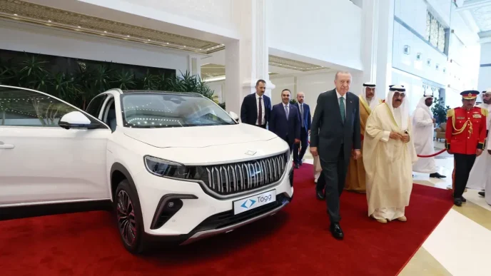 Cumhurbaskani Erdogan Kuveyt Emiri Mesal el Ahmed el Cabir es Sabaha Togg hediye