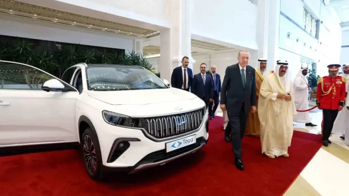 Cumhurbaskani Erdogan Kuveyt Emiri es Sabaha Togg araci hediye etti
