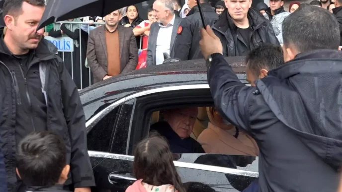 Cumhurbaskani Erdogan Rizeden ayrildi Haberler