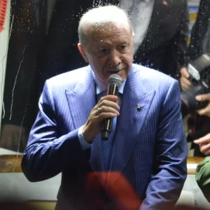 Cumhurbaskani Erdogan Rizeye geldi Ana baba ocagina gidelim