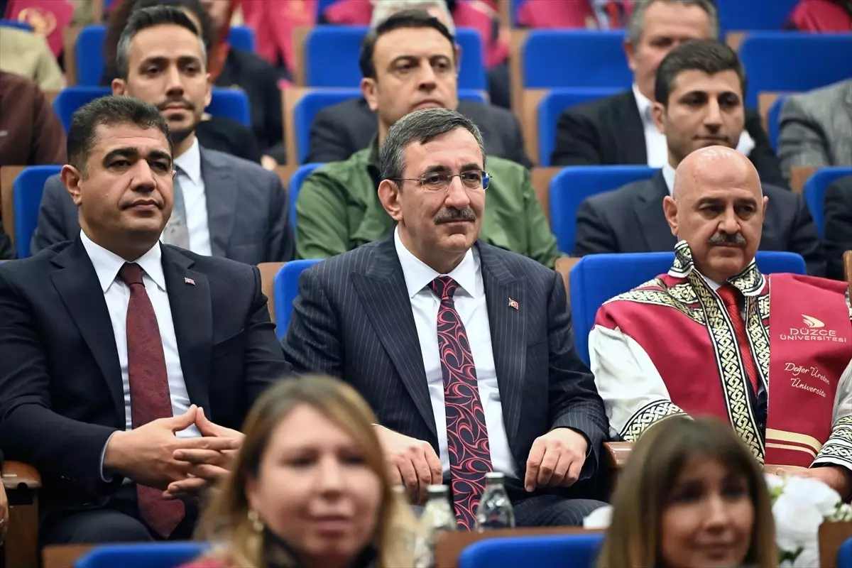 Cumhurbaskani Yardimcisi Yilmaza Duzce Universitesinde fahri profesorluk unvani verildi
