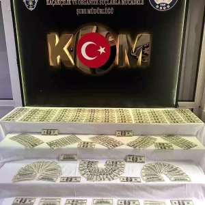 Denizlide Sahte Para Operasyonu 351 Adet Sahte 100 Dolar Ele