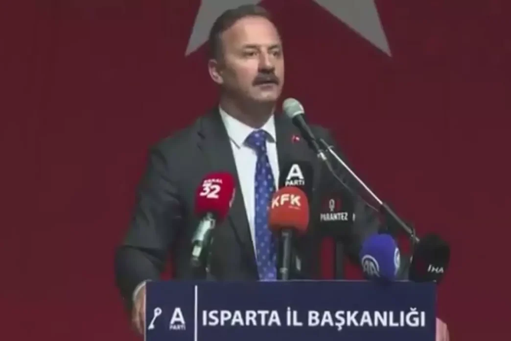 Depreme yakalanan Yavuz Ağıralioğlu'ndan bomba tepki 2 Depreme yakalanan Yavuz Agiralioglundan bomba tepki