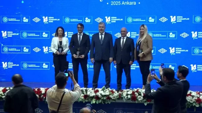Dijital Guven ve Yapay Zeka Temasiyla Standartlar Gunu