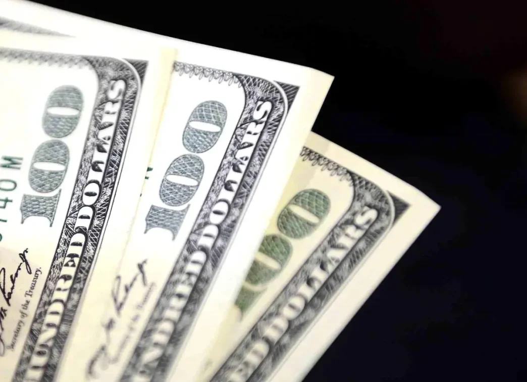 Dolar ve Euro Fiyatlari Gune Yukselisle Basladi