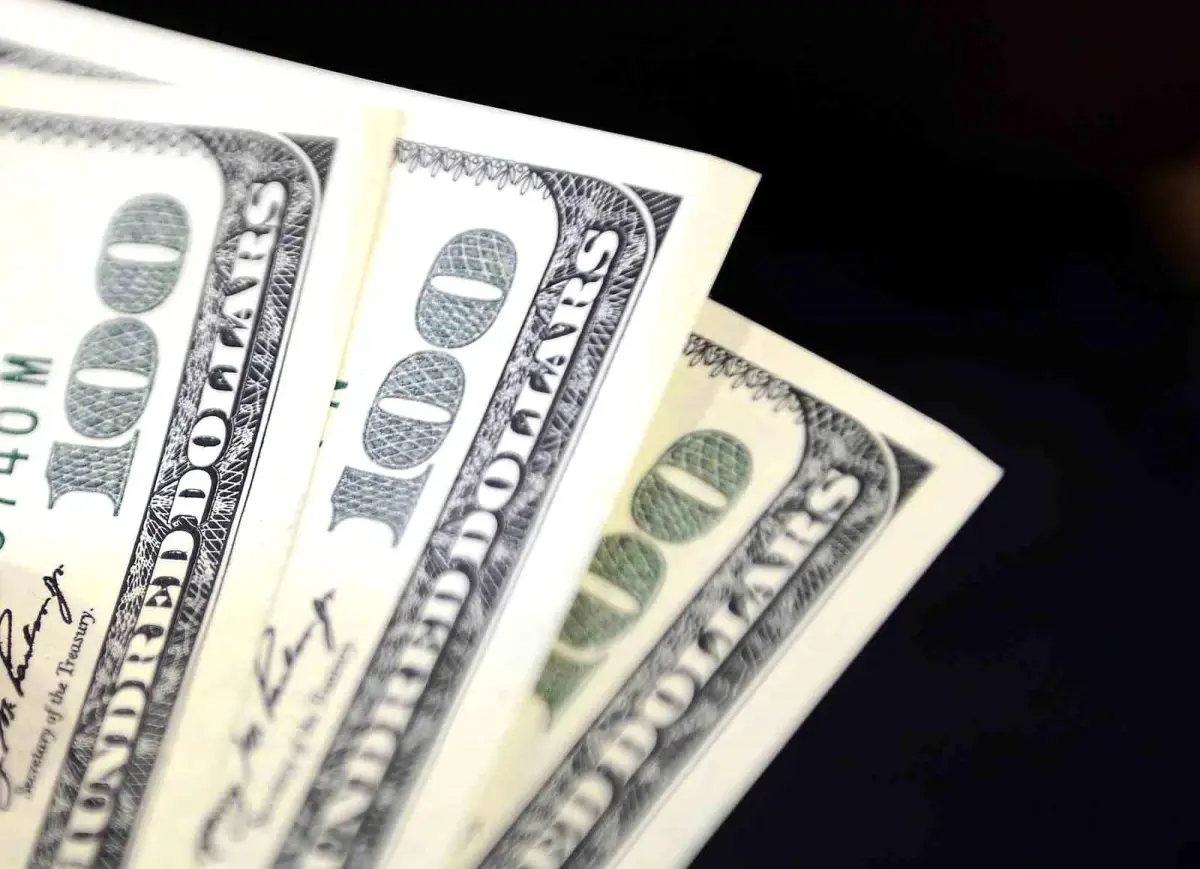 Dolar ve Euro Fiyatlari Gune Yukselisle Basladi