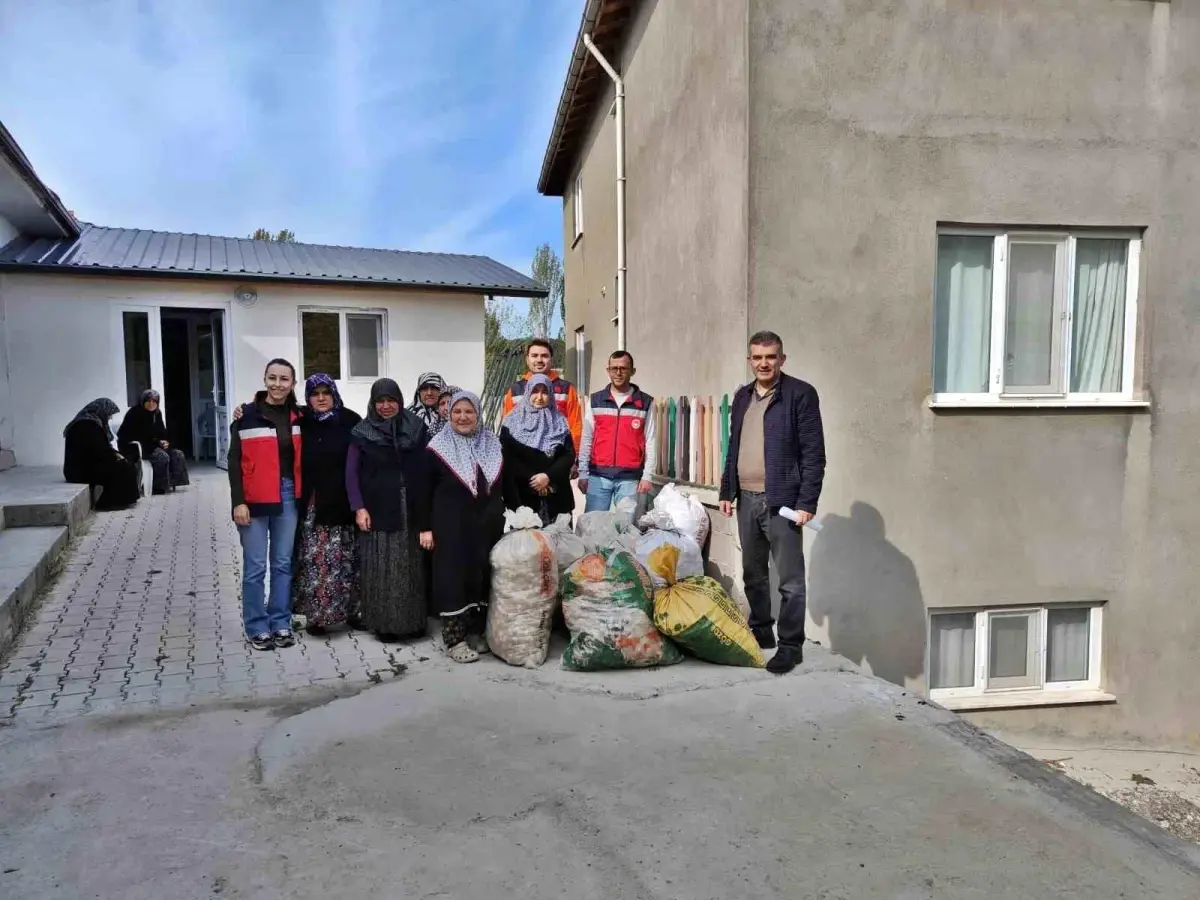 Domanicte Kadin Ureticilere Sarimsak Destegi