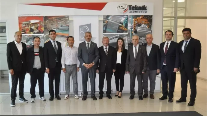 Edirne Valisi Yunus Sezer Tekirdagdaki Aluminyum Fabrikasini Ziyaret Etti