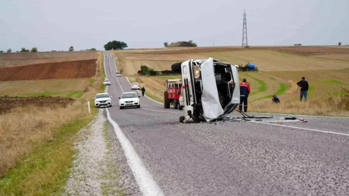 Edirnede Trafik Kazasi 3 Yarali
