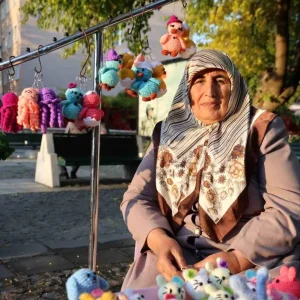 Elazigda Deprem ve Kanserle Mucadele Eden Kadin Amigurumi ile Hayata