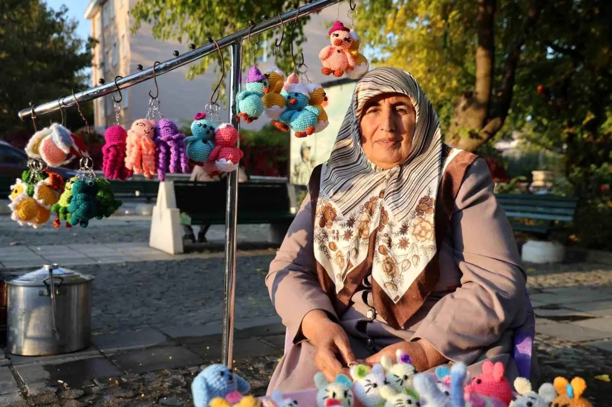 Elazığ'da Deprem ve Kanserle Mücadele Eden Kadın, Amigurumi ile Hayata Tutunuyor 3 Elazigda Deprem ve Kanserle Mucadele Eden Kadin Amigurumi ile Hayata