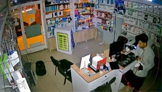 Elazigda Telefon Bayisinde 70 Bin TLlik Hirsizlik