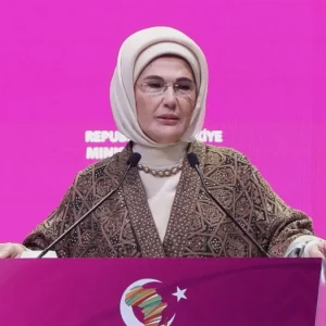 Emine Erdogan Kadinlar ulkelerimizi 21inci yuzyilin parlayan yildizlari haline getirecekler