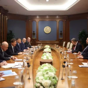 Enerji Bakani Bayraktar Gazprom Baskani ile Moskovada Gorustu