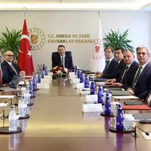 Enerji Bakani Bayraktar Masdar CEOsu ile Yenilenebilir Enerji Is Birligi