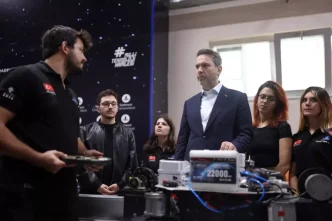 Enerji Bakani Bayraktar Turkiyenin Enerji Vizyonu ve Gelecek Projeleri