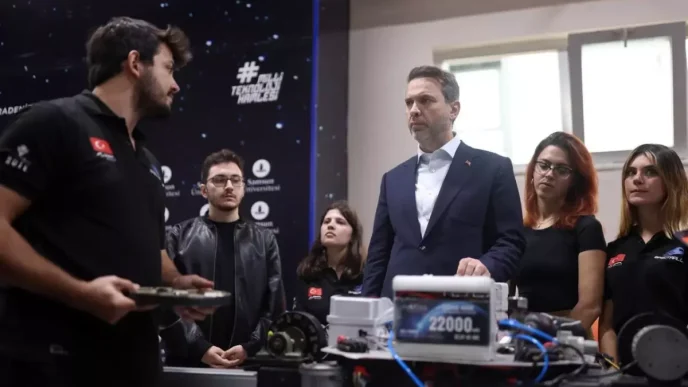 Enerji Bakani Bayraktar Turkiyenin Enerji Vizyonu ve Gelecek Projeleri