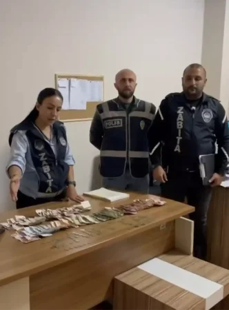 Esenyurtta Dilencilik Yapan Kadinin Uzerinden 67 Ceyrek Altin Cikti