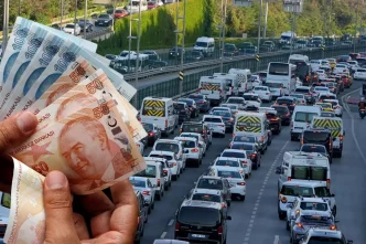 Eski tip ehliyet yenileme süresi doluyor! Bu tarihe kadar yaptıran 7 bin TL kârda olacak 10 Eski tip ehliyet yenileme suresi doluyor Bu tarihe kadar yaptiran